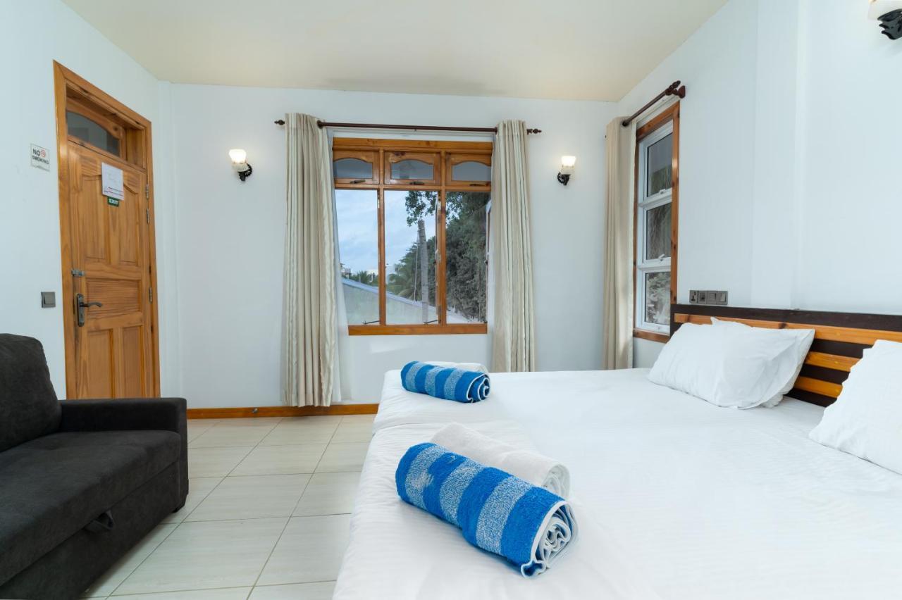 Ukulhas View Hotel Exterior photo